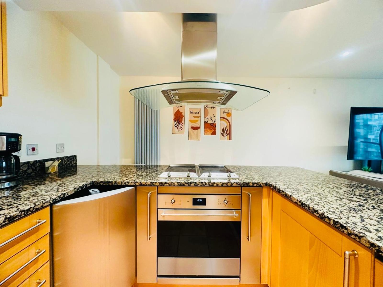 Modern 2Bed 2Bath Apartment Canary Wharf - Upto 5 Person London Exterior photo
