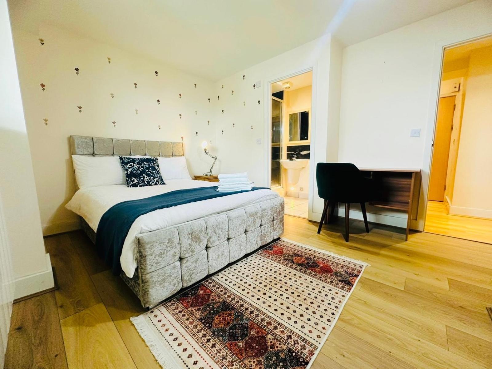Modern 2Bed 2Bath Apartment Canary Wharf - Upto 5 Person London Exterior photo