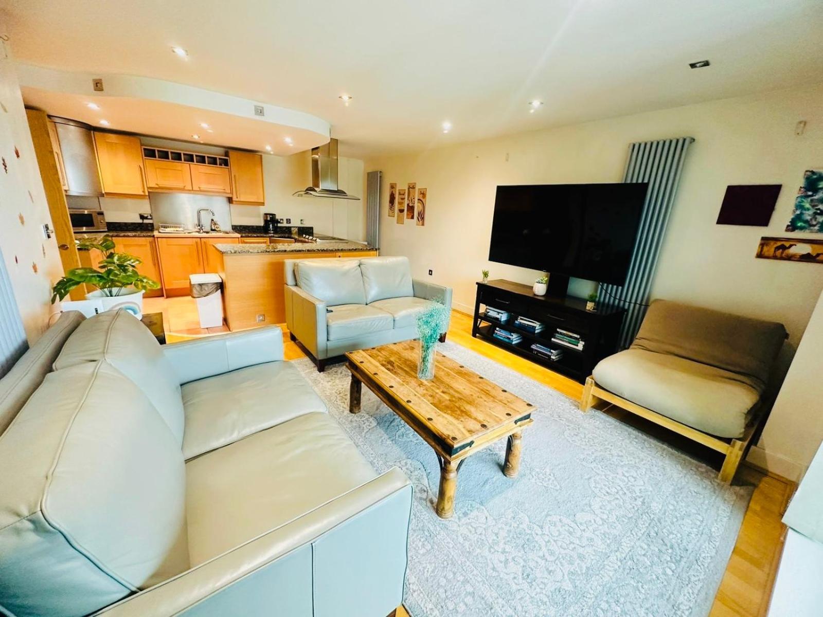 Modern 2Bed 2Bath Apartment Canary Wharf - Upto 5 Person London Exterior photo