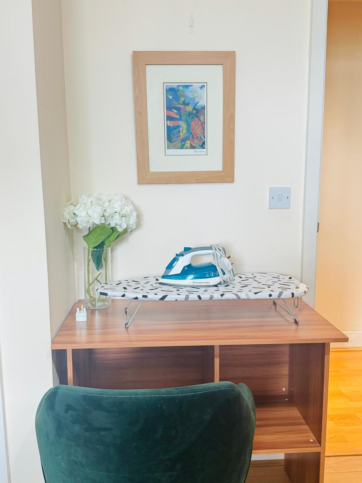 Modern 2Bed 2Bath Apartment Canary Wharf - Upto 5 Person London Exterior photo
