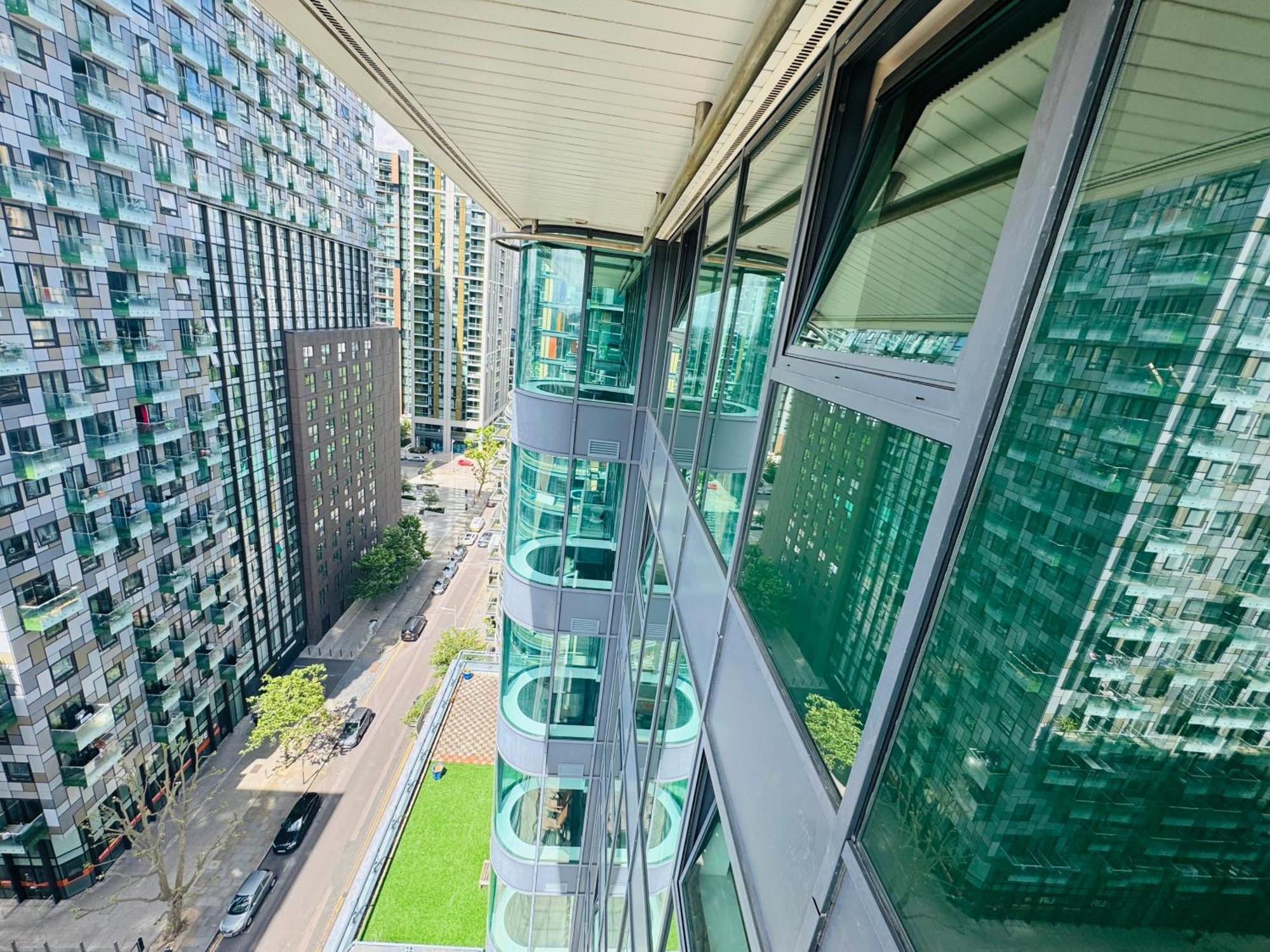 Modern 2Bed 2Bath Apartment Canary Wharf - Upto 5 Person London Exterior photo